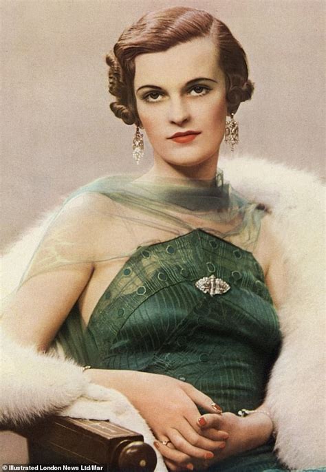 duchess of argyll pearl necklace photo|The Dirty Duchess Scandal That Rocked High Society